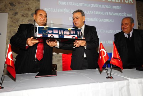 İzmir'e 300 yeni solo otobüs geliyor