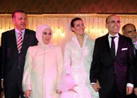 Maliye Bakanı Şimşek Mimar Esra Kara İle Evlendi!