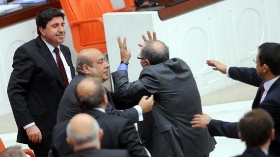 ‘Kemalist diktatörlük’ kavgası