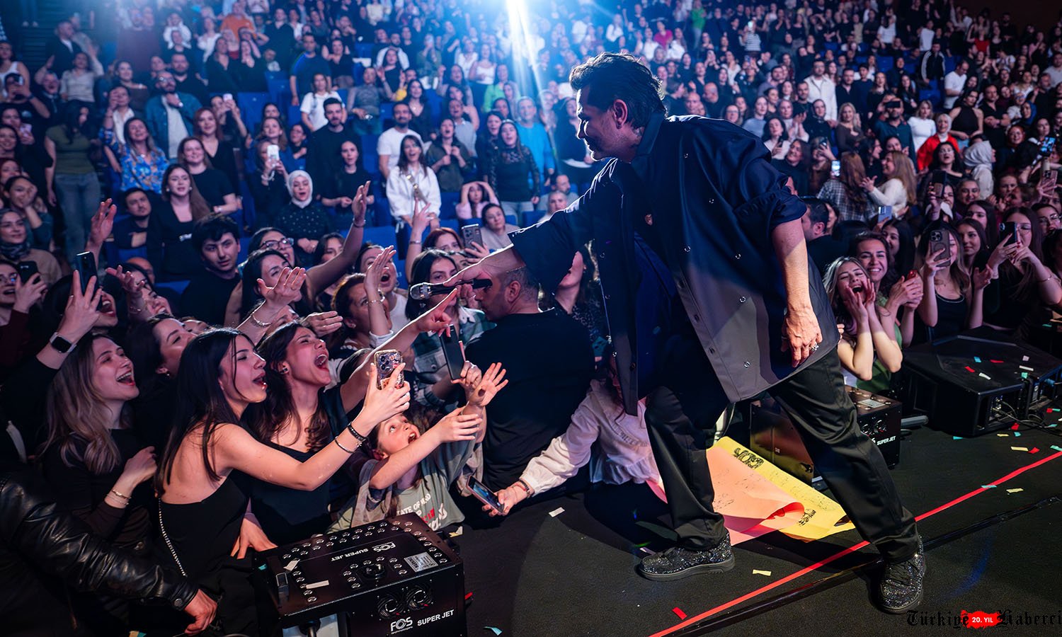 Kenan Doğulu Diyarbakır’da Hayranlarıyla Buluştu