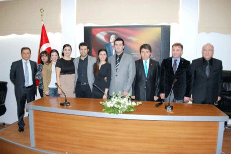 Kerem Alpay nikah merasimiyle evlendi.