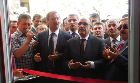 Kırıkkale'de AK Parti binası açıldı.
