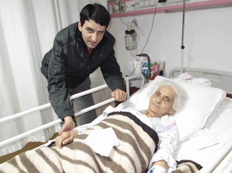 Kozlu Beldesi hastaları ziyaret ediliyor. 