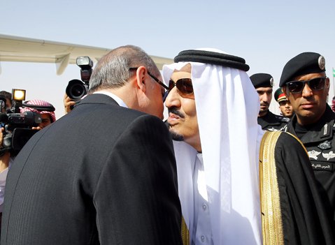 Kral Selman, Erdoğan'ı saraydan uğurladı.