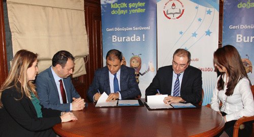 Küçük Şeyler İçin Büyük İmza
