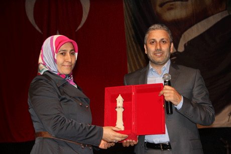 Lütfiye Aslantaş (56) yılın annesi seçildi.