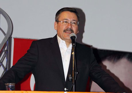  Melih Gökçek'in hedefi Yenimahalle