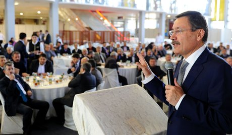 Melih Gökçek muhtarlar ile bir araya geldi.