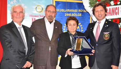 Meslek Hizmet Ödülleri sahiplerini buldu. 