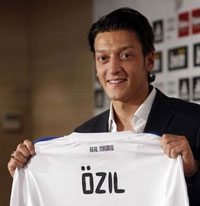 Mesut Özil Resmen Deal Madrid'li!