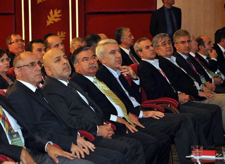 Milli Savunma Bakanı İsmet Yılmaz Bolu'da