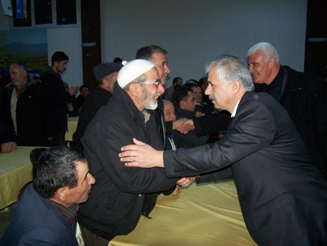 Mustafa Akdeniz, baba ocağında