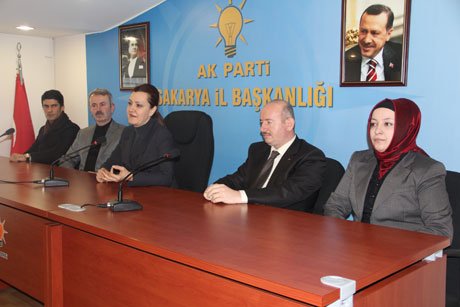Nükhet Hotar, Sakarya İl Teşkilatını ziyaret etti