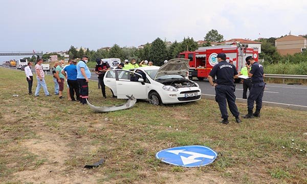  Otomobil ile minibüs çarpıştı: 1 ölü, 8 yaralı