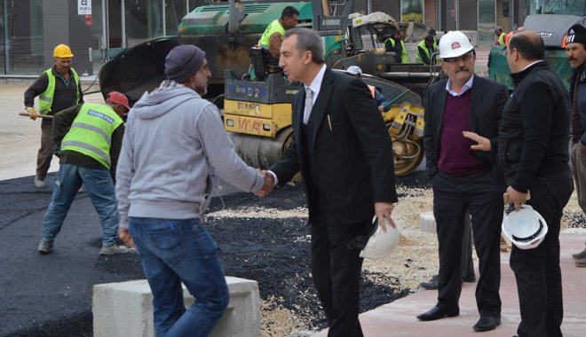 OTONOMİ’de yollar asfaltlanıyor…
