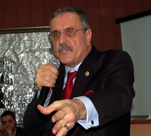 Öztaylan, Büyükşehir Kanunu'nu anlattı. 