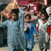 Pakistan'da Yardım Kuyruğunda İzdiham! 18 Ölü   