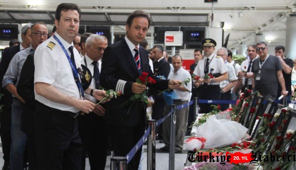 Pilotlar ve Hostesler Terörü Lanetledi 