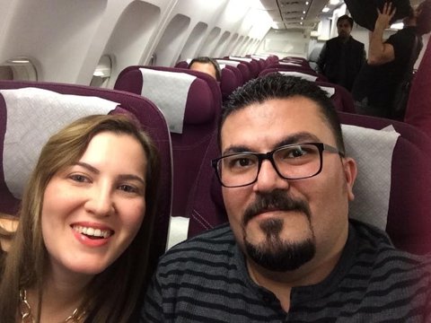 Qatar hostesi Türk çifti uçaktan attı