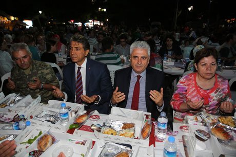 Ramazan topu Sultanahmet'te patladı