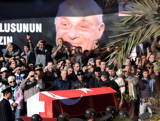 Rauf Denktaş için gözyaşları sel oldu