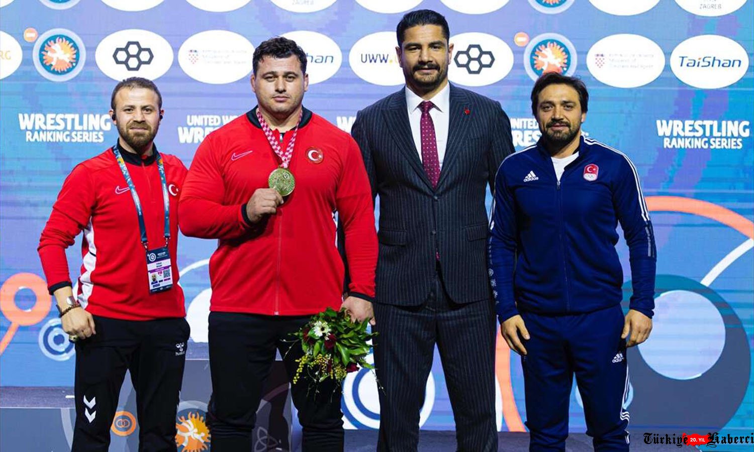 Rıza Kayaalp Zagreb'de Altın Madalyaya Uzandı