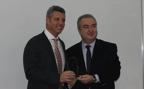 Sadettin Saran Yılın en iyi yöneticisi ödülünü aldı