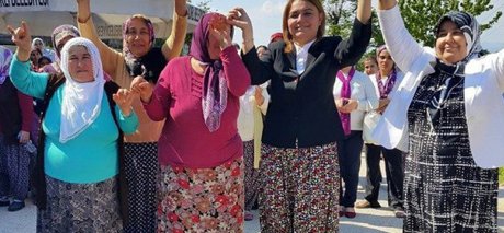 Şalvarlı kadın aday: 'Şalvarla Meclis'e gireceğim'