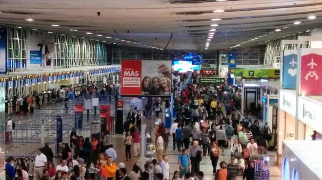  Santiago Havalimanı'nda yüze yakın uçuş iptal edildi
