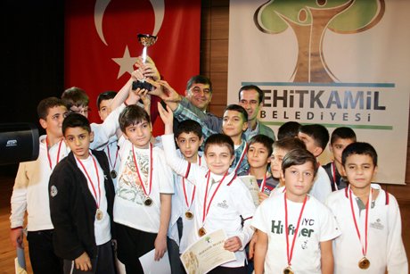 Şehitkamil Cumhuriyet kupaları sahiplerini buldu