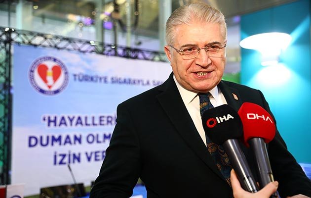 Sigara koronavirüs riskini yüzde 14 arttırıyor