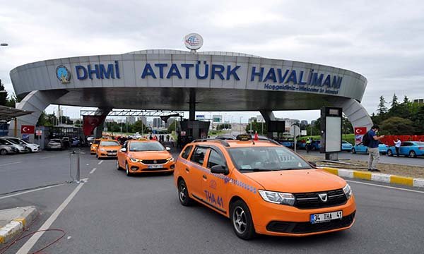 Taksicilerden 240 araçlık Milli Birlik Konvoyu