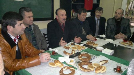 Tavşantepe Mahallesi’nde sabah namazı kıldı