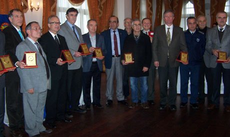 THK'dan Başkan Sedat Pekel'e plaket 