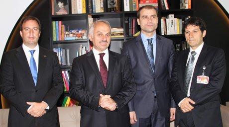 THY gelen yolcu için cip salonu açtı