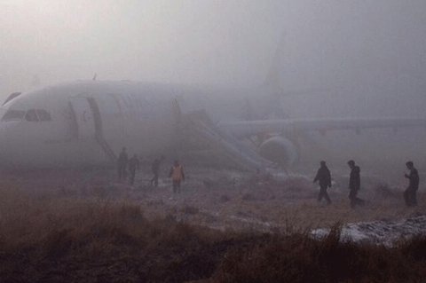 THY Yolcu Uçağı Nepal'de Pistten Çıktı