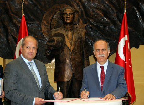 Tofaş sokak çocuklarına 2 minibüs hibe etti.