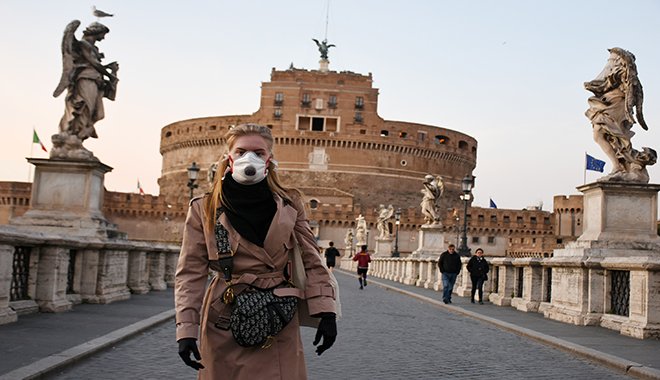 Tüm İtalya karantinaya alındı, turistik kentler boş kaldı