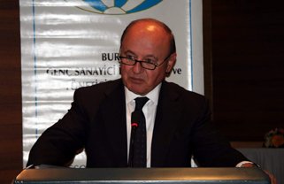 Türkiye ihracatla hızla büyüyor 