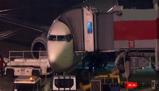 Uçak Köpeğe Çarptı, Hava Trafiğinde Aksamalar Yaşandı 