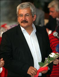 Ufuk Uras BDP'de, BDP Grup İçin TBMM'ye Başvurdu! 