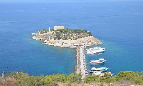 UNESCO Listesi'ndeki Güvercinada Kalesi'ne yoğun ilgi