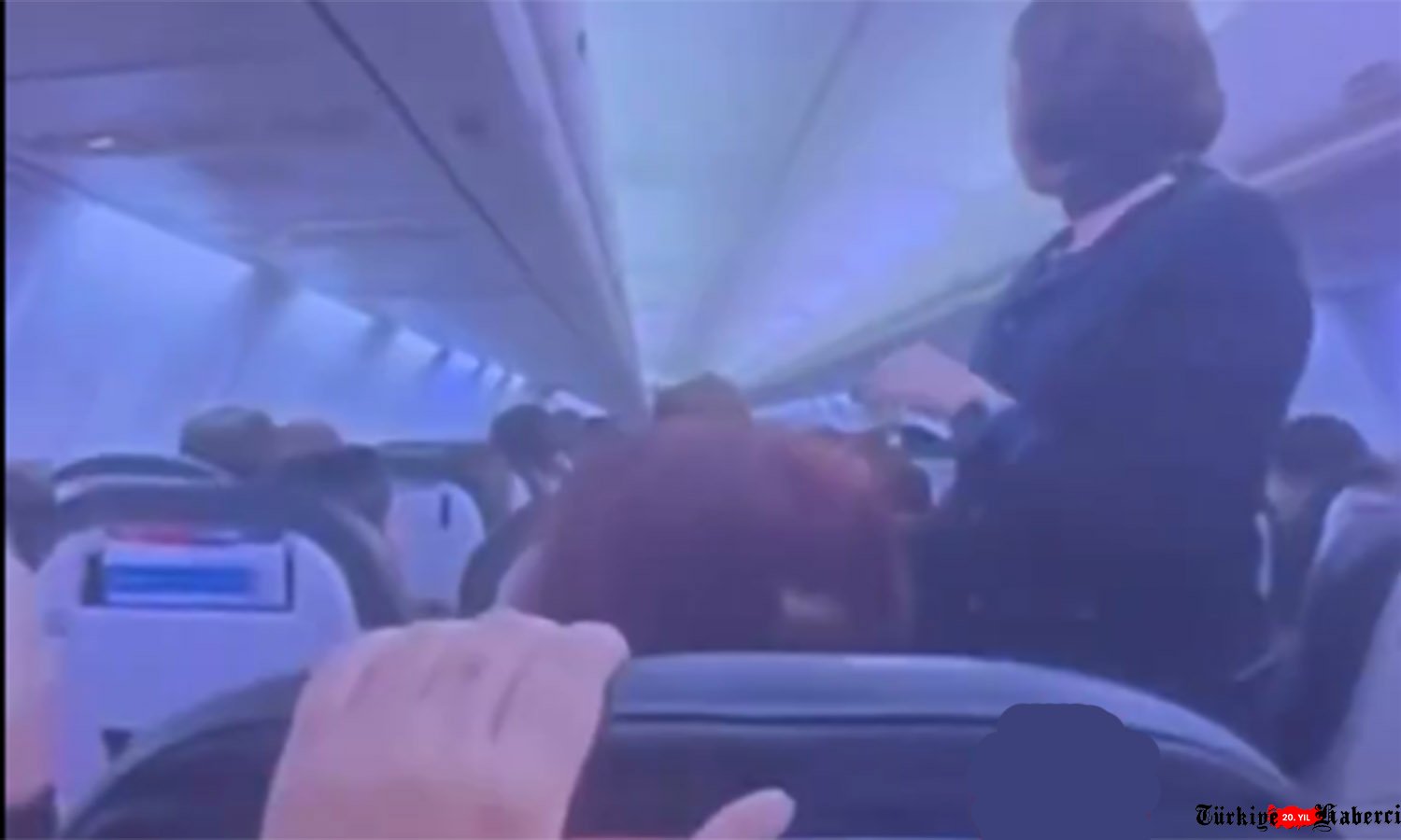 (video) AJet Uçağında Hostesler de Korktu!