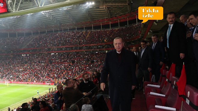 #Başkan  Erdoğan, Türkiye-İzlanda maçını izledi!
