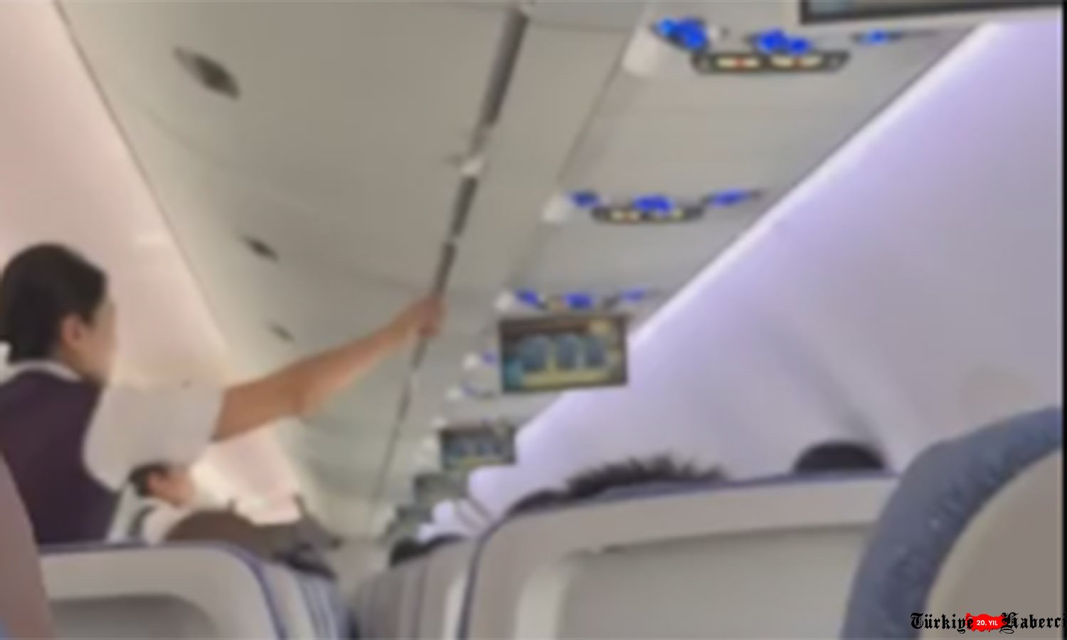 (video) Hosteslerin Yeni Mesleği mi? 