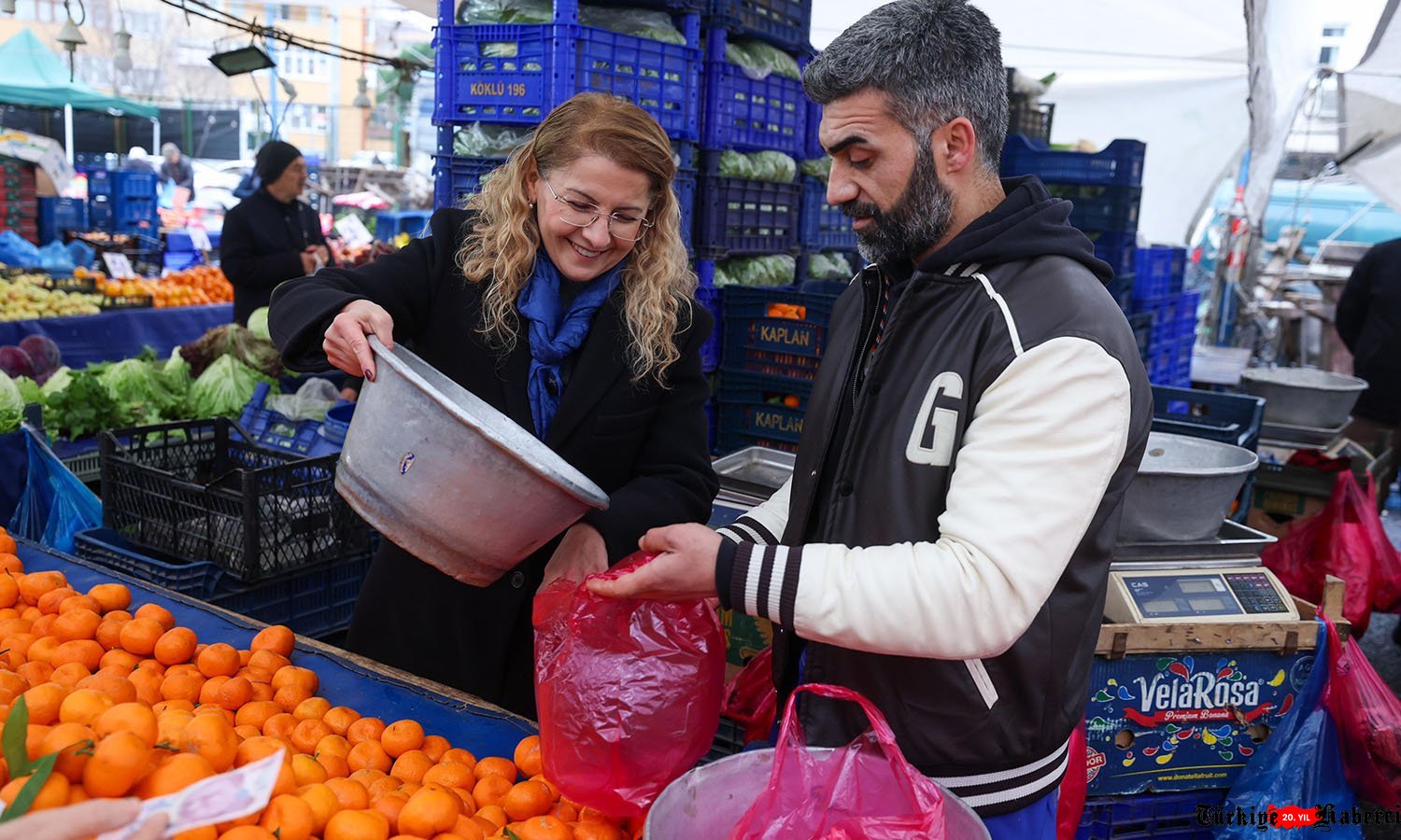 (video)Ayşegül Ovalıoğlu Pazarda