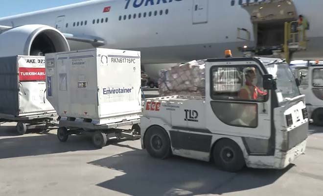 CoronaVac aşısının yeni partisi Türkiye'ye ulaştı