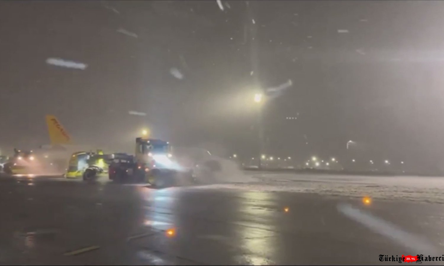 (video)“HEAŞ Kahramanları Pistleri Açık Tutuyor!