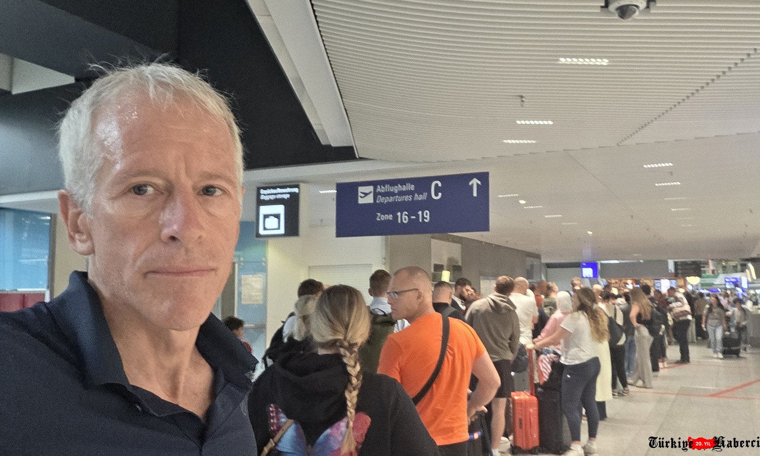 (video)Singapore Airlines'a Frankfurt'ta sert tepki!