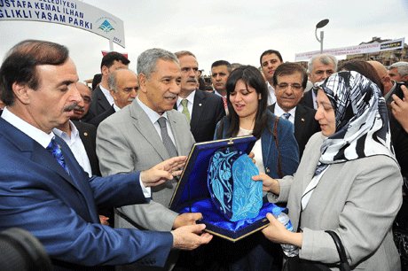Yaşam Parkı'nın açılışını Bülent Arınç yaptı.